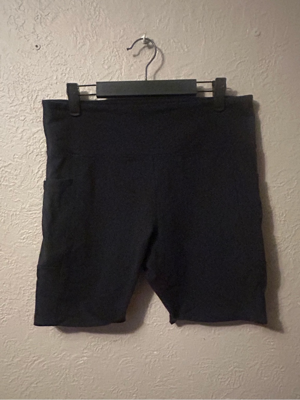 Tuff Athletics Black Mid-Rise Bike Shorts with Side Pocket